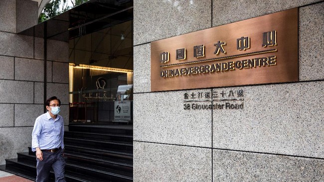 Investor pasar keuangan di Indonesia dinilai tidak perlu khawatir dengan dampak dari kasus gagal bayar utang raksasa properti China Evergrande.