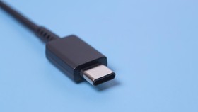 Eksperimen Seks, Kabel USB 'Nyangkut' di Penis Bocah 15 Tahun