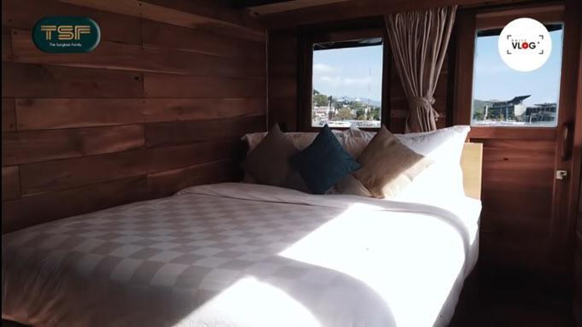 Irwansyah dan Zaskia Sungkar sewa kapal mewah untuk berlibur dengan keluarganya di Labuan Bajo&period; Yuk intip&excl;