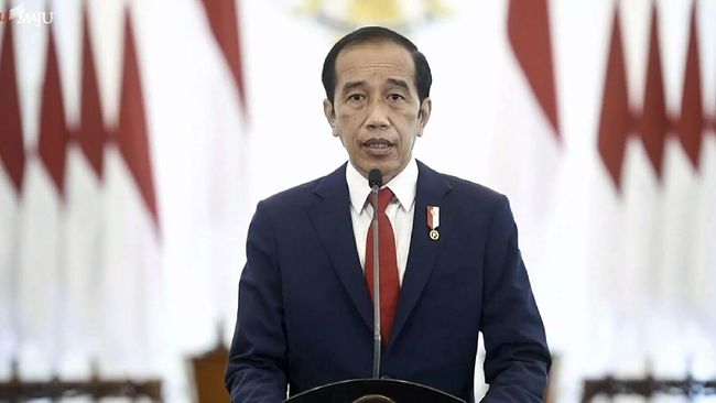 Presiden Jokowi kembali menyebut kata 'bodoh' saat menyinggung penggunaan produk impor oleh kementerian dan lembaga. Berikut pernyataannya.