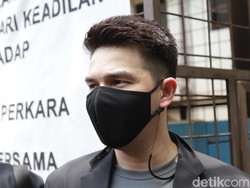 Pengacara Jelaskan Jonathan Frizzy ke Bali Bukan Pelesiran saat Istri Corona