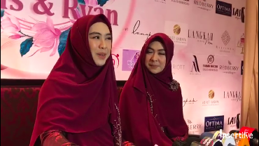 img-title Ria Ricis Dilamar, Oki Setiana Dewi Ngaku Teringat Almarhum Ayah
