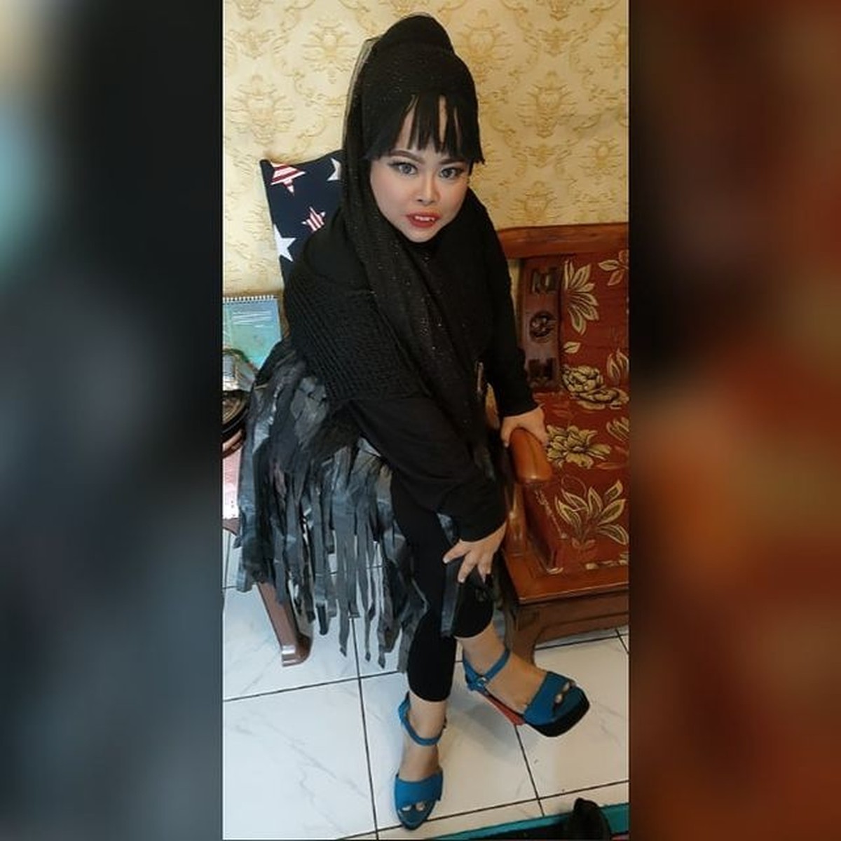 Kekeyi kembali membuat karya baru yang bikin heboh&period; Ia meniru MV Lisa BLACKPINK berjudul 'Lalisa'&period; Yuk intip penampilannya&excl;