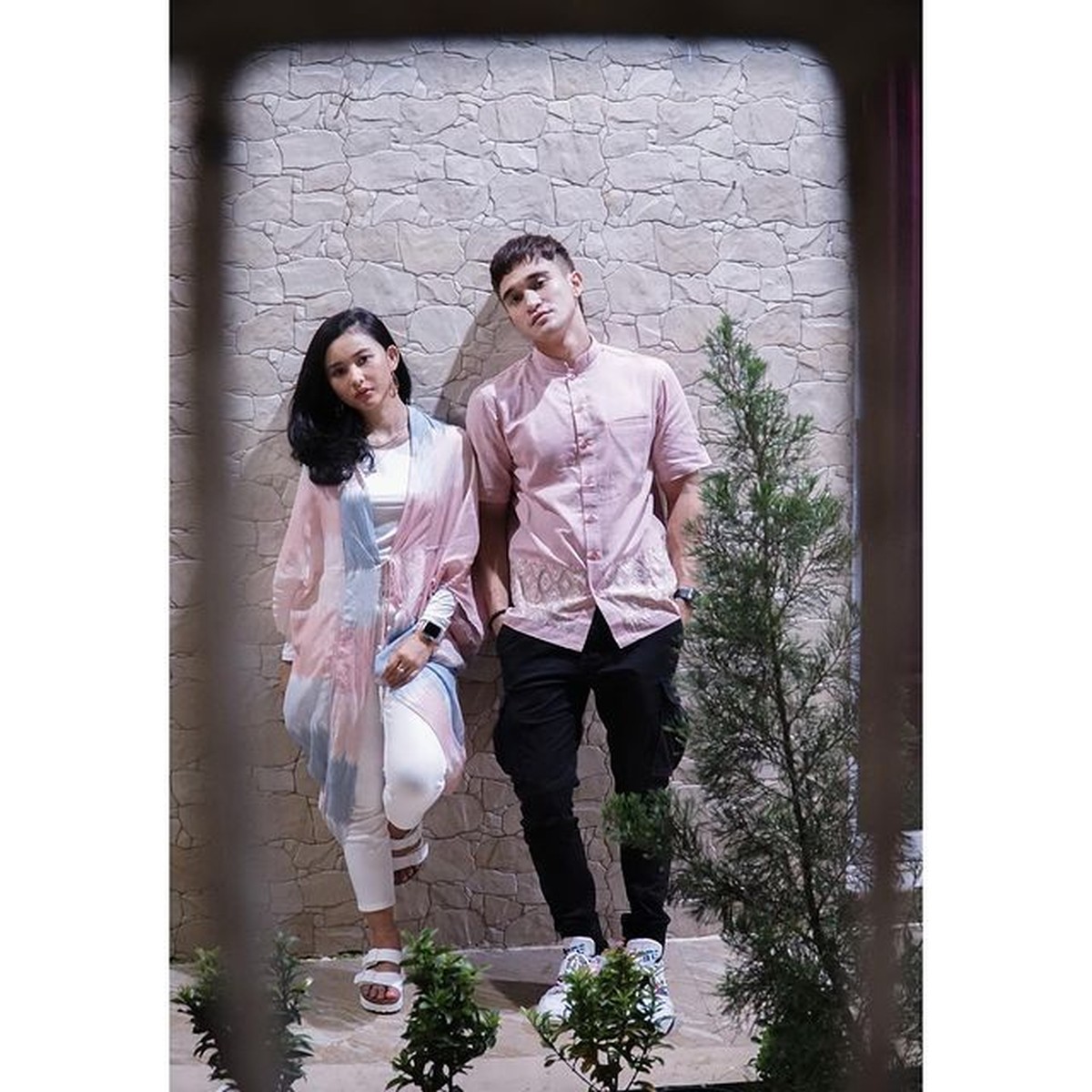 6 tahun pacaran dan niat mau menikah&comma; Adhitya Alkatiri diduga diselingkuhi sang kekasih Adinda Azani&period; Yuk intip potret mereka&excl;