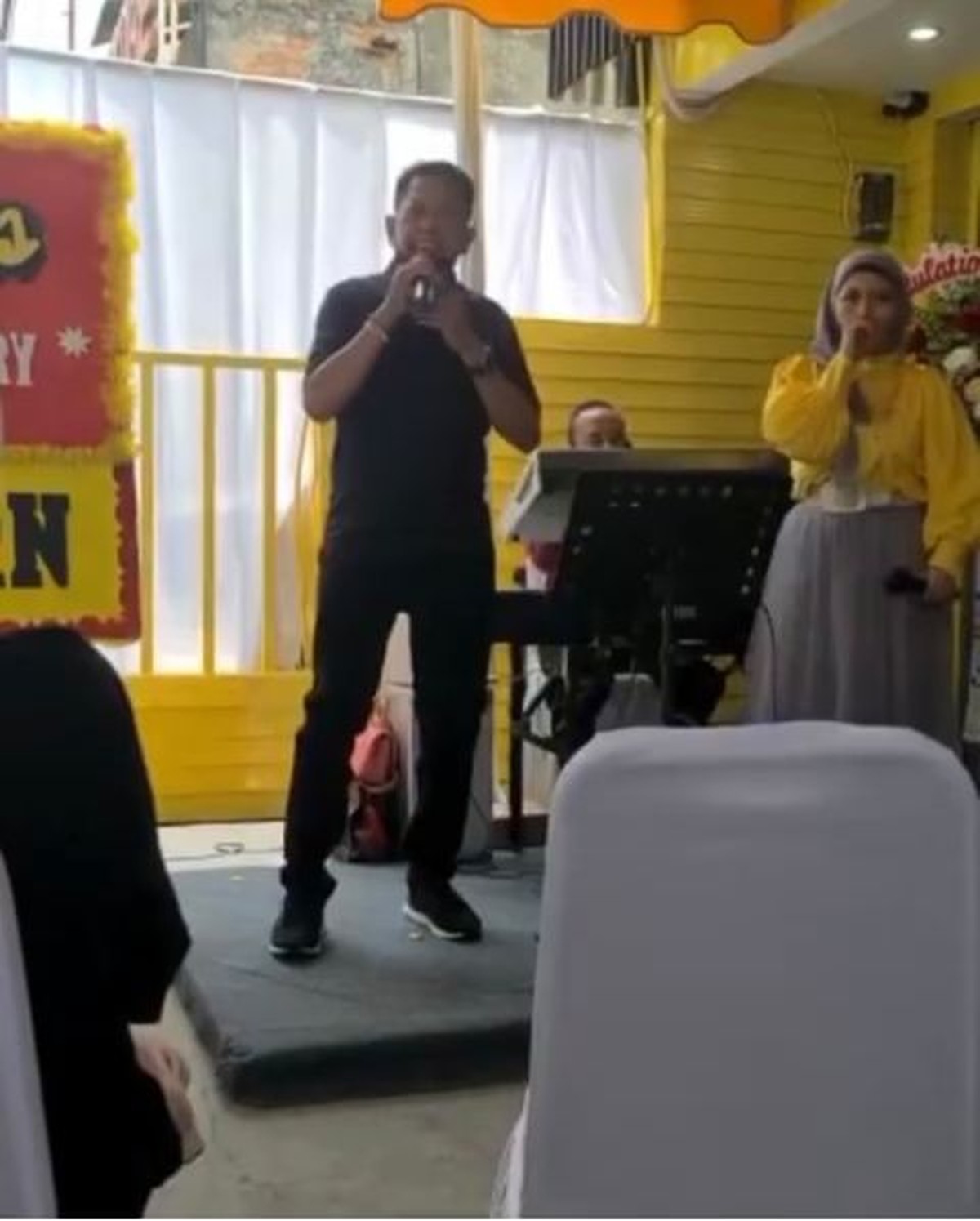 Kabar kurang menyenangkan dari presenter Tukul Arwana dikabarkan alami pendarahan otak&period; Yuk intip potretnya sebelum sakit&excl;