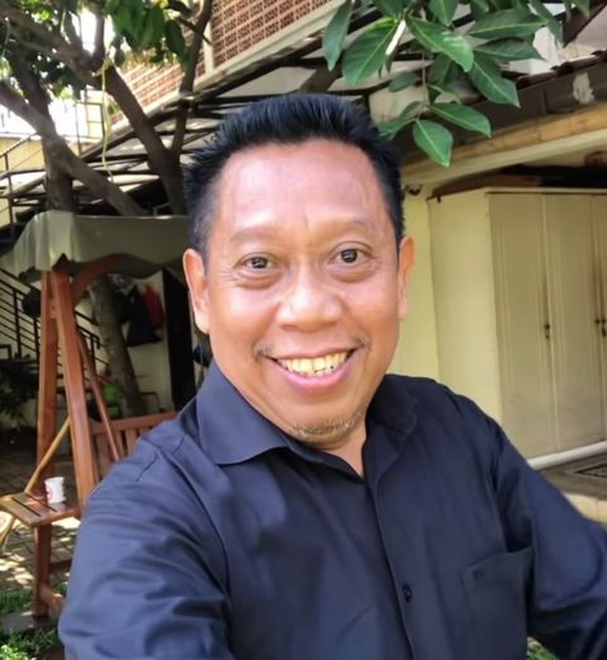 Kabar kurang menyenangkan dari presenter Tukul Arwana dikabarkan alami pendarahan otak&period; Yuk intip potretnya sebelum sakit&excl;