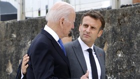 Prancis Klaim Biden Sepakat Dorong China Damaikan Ukraina-Rusia