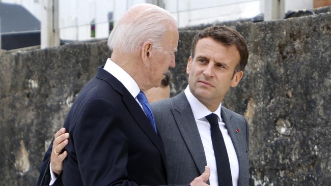 Presiden AS Joe Biden pada Selasa (7/3) menelpon Presiden Prancis Emmanuel Macron membahas invasi Rusia ke Ukraina dan tantangan yang ditimbulkan oleh China.