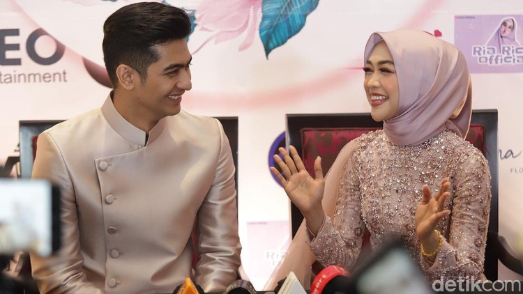 Ria Ricis tunangan