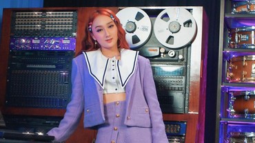 Tak Hanya Jago Nari, Sandrina Kini Coba Tantangan Jadi Pedangdut