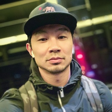 Simu Liu Pastikan Timo Tjahjanto Jadi Sutradara Film 'Sleeping Dogs'