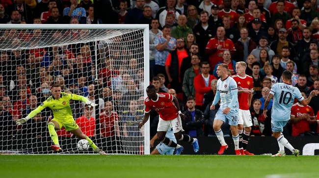 Ole Gunnar Solskjaer mengungkapkan masalah yang terjadi ketika Manchester United tumbang di babak ketiga Piala Liga Inggris.