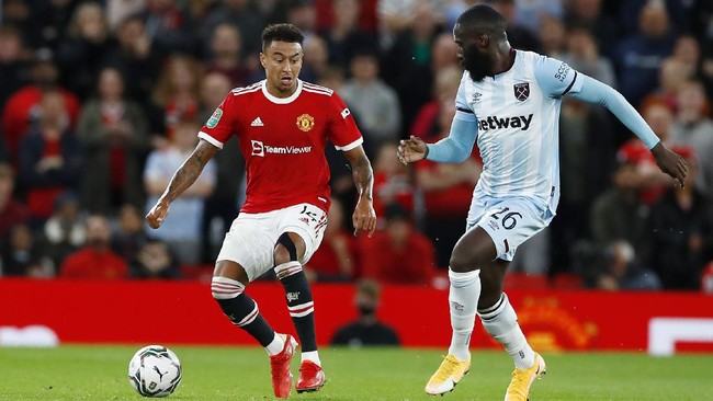 Mark Noble mengejek Jesse Lingard melakukan diving di Manchester United, sebuah hal yang tak dilakukannya saat berkostum West Ham.