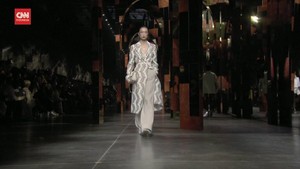 VIDEO: Ekplorasi Gaya '70-an Fendi di Milan Fashion Week