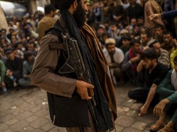 Taliban Pamerkan Mayat Digantung Pakai Crane di Alun-alun Herat