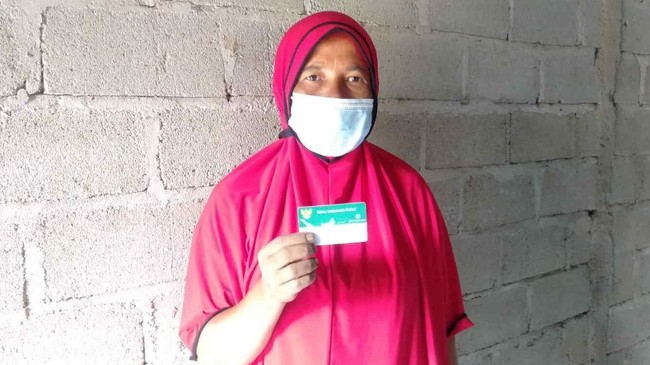 Buruh di perusahaan sawit asal Jambi, Absah merasa aman sebagai peserta JKN-KIS karena bisa dibutuhkan mendadak jika sewaktu-waktu harus berobat. 