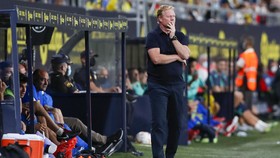 Koeman Ngamuk Kena Kartu Merah, Tetap Puji Barcelona
