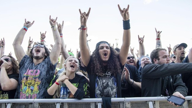 FOTO: Euforia dan Ingar Bingar Festival Louder Than Life
