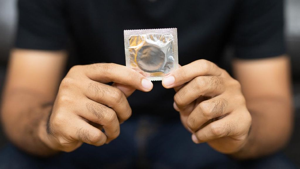 Warganet China Heboh Gegara Harga Kondom Naik Imbas Perang Iran