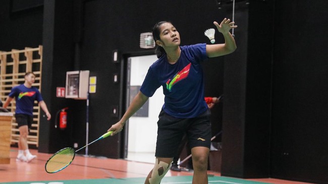 Tunggal putri Indonesia, Ester Nurumi Tri Wardoyo mendapatkan pengalaman berharga saat kalh dari Rachel Chan di Piala Sudirman 2021.