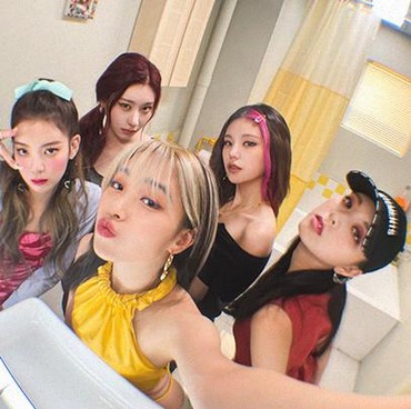 Lirik Lagu 24HRS - ITZY