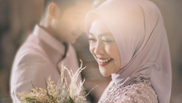 RIA RICIS DILAMAR, KEINGINAN MENDIANG AYAH TERWUJUD