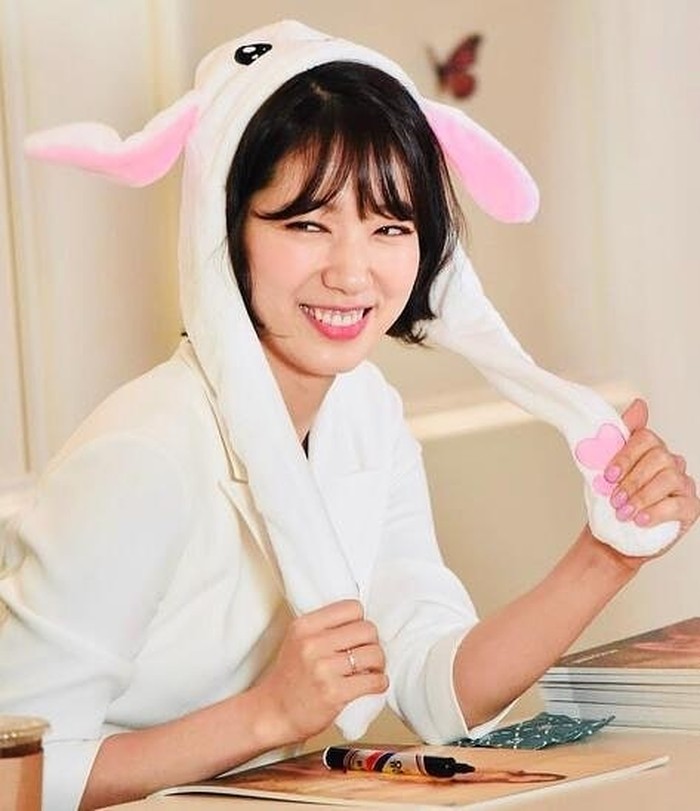 Park Shin Hye tampil mengejutkan ketika berpura-pura menjadi laki-laki dalam drama You're Beautiful atau dikenal juga sebagai He's Beautiful. Siapa sangka perannya sebagai Go Min Nam makin membuatnya terkenal./Foto: instagram.com/starlightangel1320
