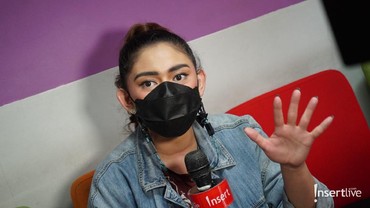 img-title Bahagia Usai Bercerai, Thalita Latief Siap Eksis Lagi Lewat Lagu Kisah Nyata