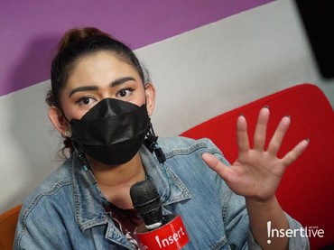 img-title Thalita Latief Diduga Komunikasi dengan Suami Orang Saat Dini Hari