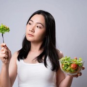 Selain Bayam, Ini 5 Sayuran yang Sebaiknya Tidak Dimakan dalam Kondisi Mentah