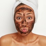 Bahan-bahan Alami Ini Ternyata Bisa Membahayakan Kulit! Jangan Dipakai untuk Masker DIY Lagi, Ya!