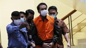 Anggota Polri Kenalkan Eks Penyidik KPK Robin ke Azis