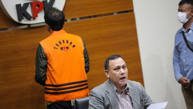 Ketua KPK Firli Bahuri mengklaim pihaknya tidak menggunakan istilah operasi tangkap tangan (OTT) dengan dalih tak dikenal dalam hukum.