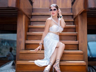 Viral Video Helena Lim Crazy Rich PIK Ganti Baju di Tengah Jalan