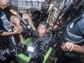 FOTO: Prosesi Mandi Khatulistiwa di KRI Bima Suci