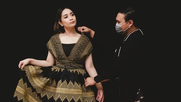 img-title Wanda Hara Bongkar Tips Fashion Nagita Slavina yang Selalu Disorot