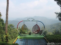 Hits Banget! Pabangbon Bikin Traveler Bagai Berada di Atas Awan