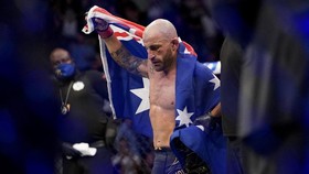 Volkanovski Hajar Rodriguez, Menang TKO di UFC 290