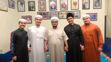 Perang Sindiran, Zikri Daulay Senggol Alvin Faiz & Minta Saran ke Ustaz