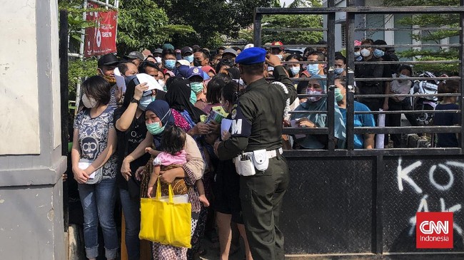 CNNIndonesia.com merangkum peristiwa dan informasi perihal perkembangan kasus covid-19 di Indonesia dalam 24 jam terakhir.
