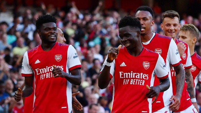 Arsenal berhasil unggul 3-0 atas Tottenham Hotspur di babak pertama pada pekan keenam Liga Inggris.