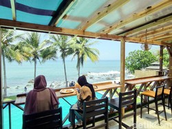 Dulu Hotel Nyaris Tutup, Kini La Plage Jadi Tongkrongan Hits
