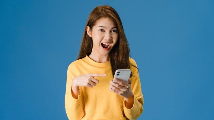 Hore! Tanpa Aplikasi Tambahan, WhatsApp Siapkan Fitur Terbaru Kirim Foto Jadi Stiker