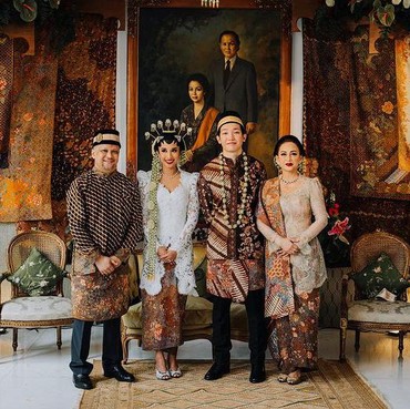 Foto Pernikahan Nadia Sofia Cucu Pertama BJ Habibie yang Jarang Tersorot