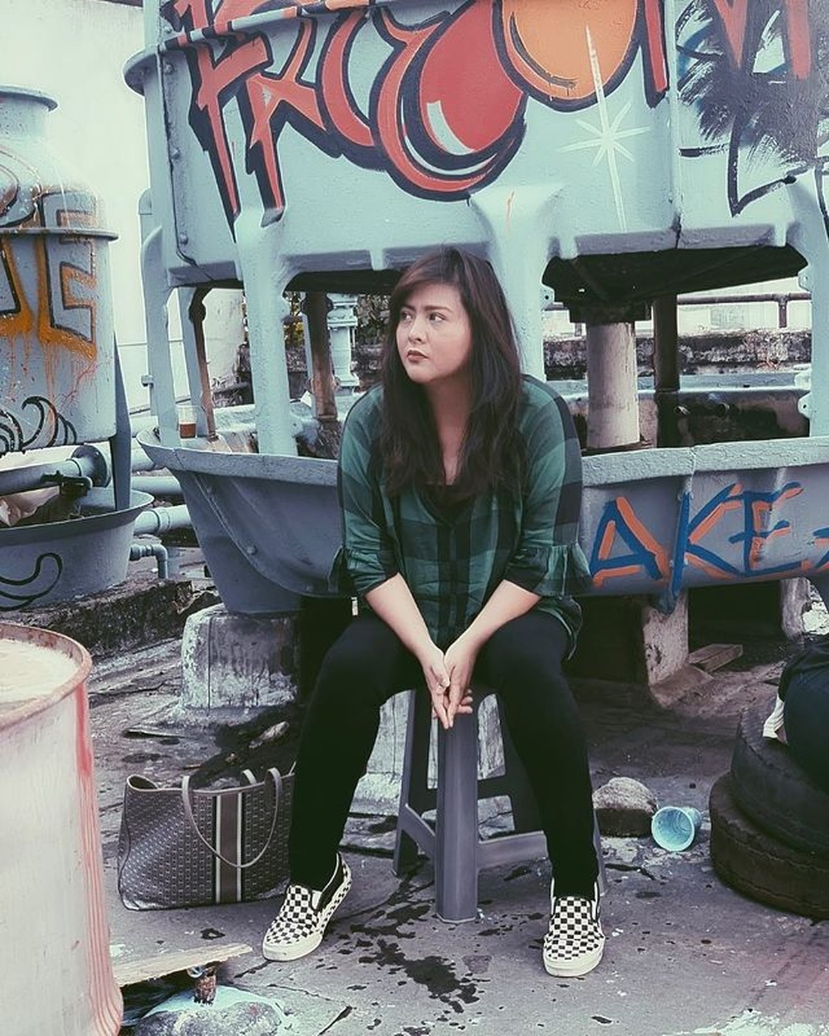 Audy Item istri Iko Uwais berhasil diet dan menurunkan berat badan&period; Yuk intip penampilan terbarunya yang makin langsing&excl;