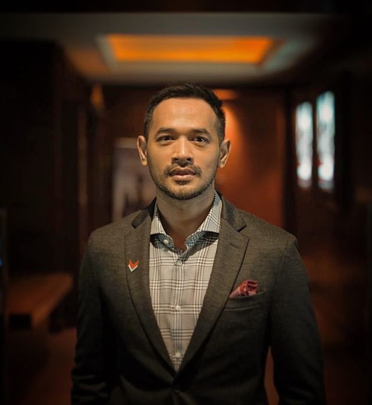 Pesona Oka Antara Pemain Baru 'Ikatan Cinta' yang Diserang Netizen Oka Antara bergabung di sinetron 'Ikatan Cinta' dan dapat peran antagonis ia pun diserang oleh netizen khususnya emak-emak. Yuk intip!