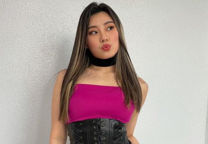 Punya hobi menari sejak kecil, Lee Jung berhasil bergabung dengan tim dance profesional, 'Just Jerk' pada kelas 1 SMA, dan menjadi satu-satunya anggota perempuan di sana./Foto: instagram.com/leejung_lee