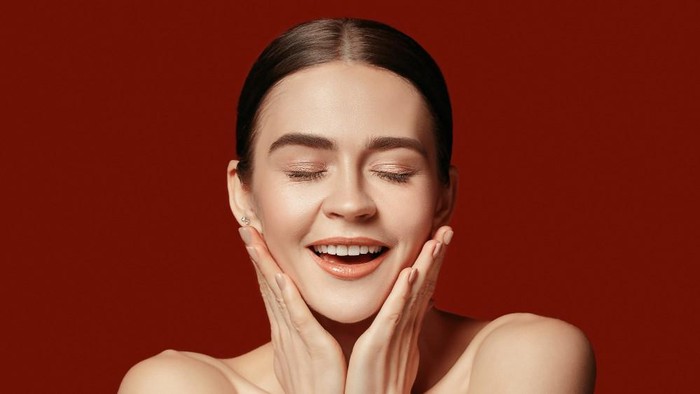 Dari Stick hingga Powder, Berikut Inovasi Sunscreen Lokal Terbaru yang Praktis Dibawa ke Mana Saja!