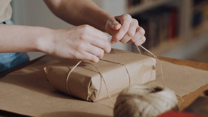 Zodiak Hari Ini: Inspirasi Kado Buat Perempuan Libra yang Berulang Tahun, Dijamin Dia Suka!