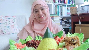 TINGGALKAN KARIER SEBAGAI BIDAN